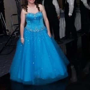Prom/sweet 16 ball gown